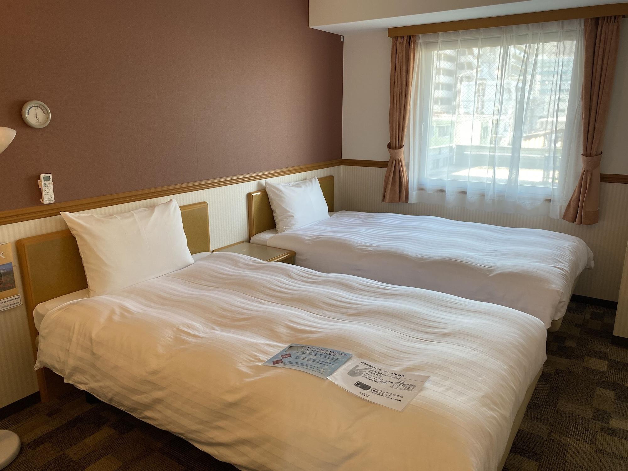 Toyoko Inn Okayama Eki Nishi Guchi Migi Exteriör bild