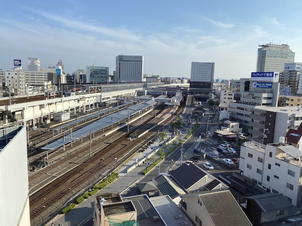 Toyoko Inn Okayama Eki Nishi Guchi Migi Exteriör bild