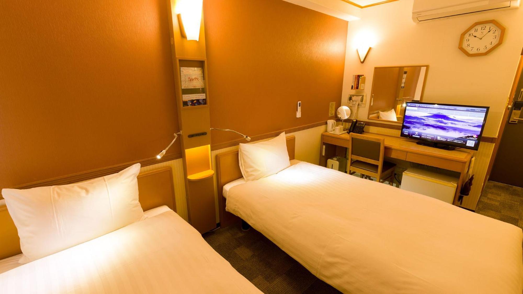 Toyoko Inn Okayama Eki Nishi Guchi Migi Rum bild